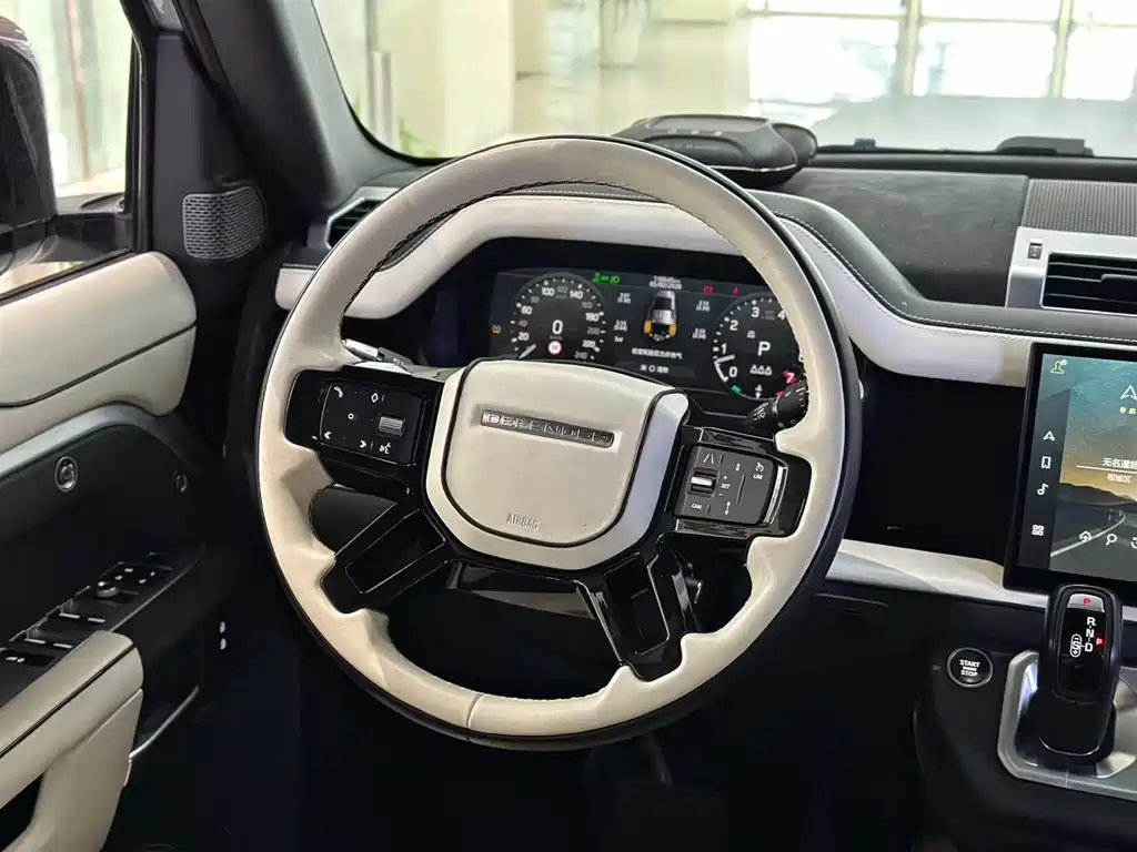 Land Rover Defender 2021 — фото 11