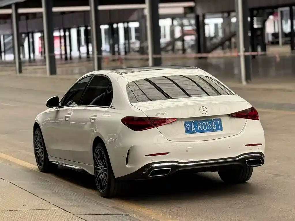 Mercedes-Benz C-Class 2024 — фото 18