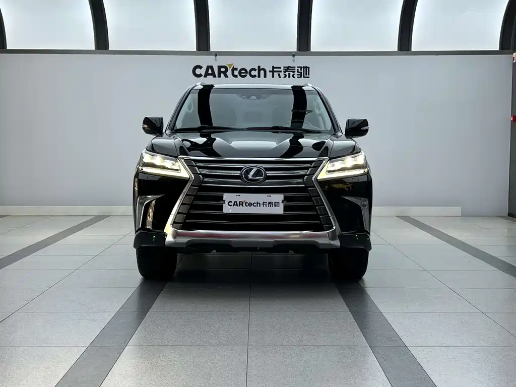 Lexus LX 2020 — фото 1