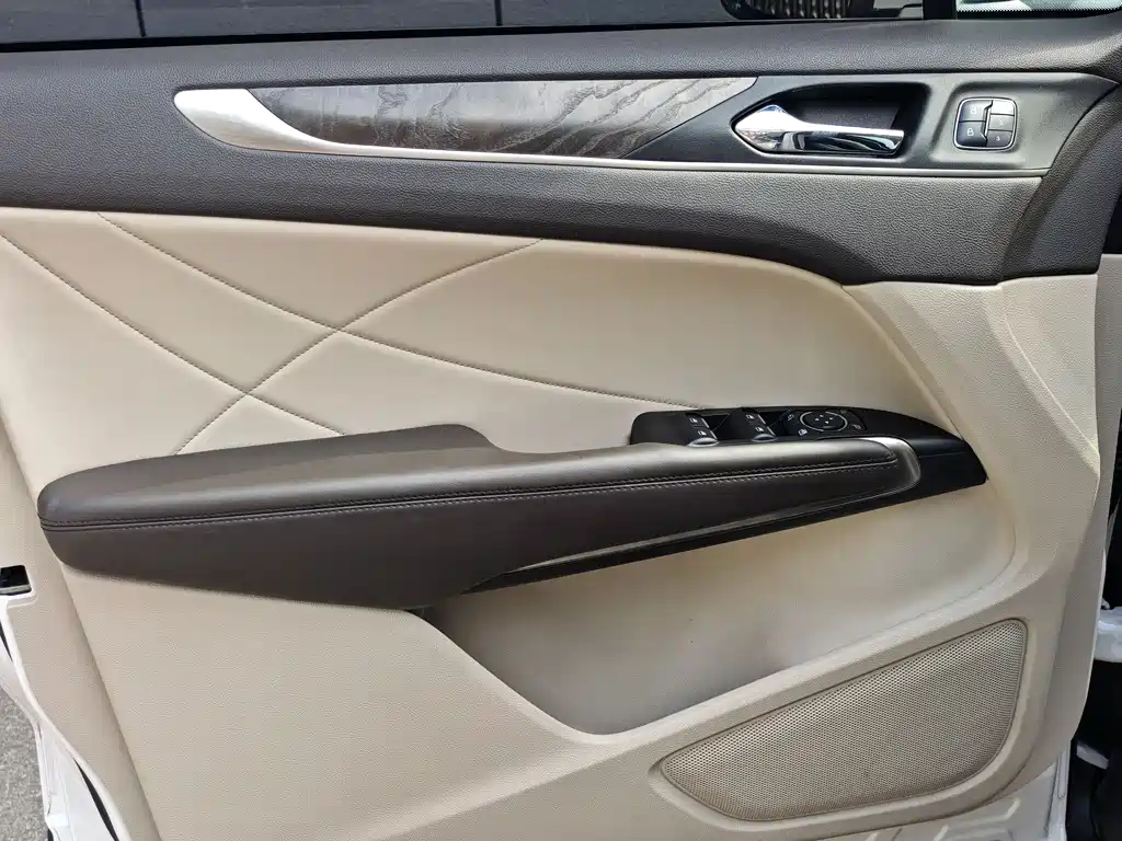 Lincoln MKC 2018 — фото 16