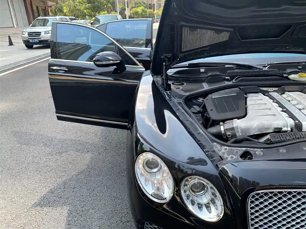 Bentley Flying Spur 2012 — фото 20