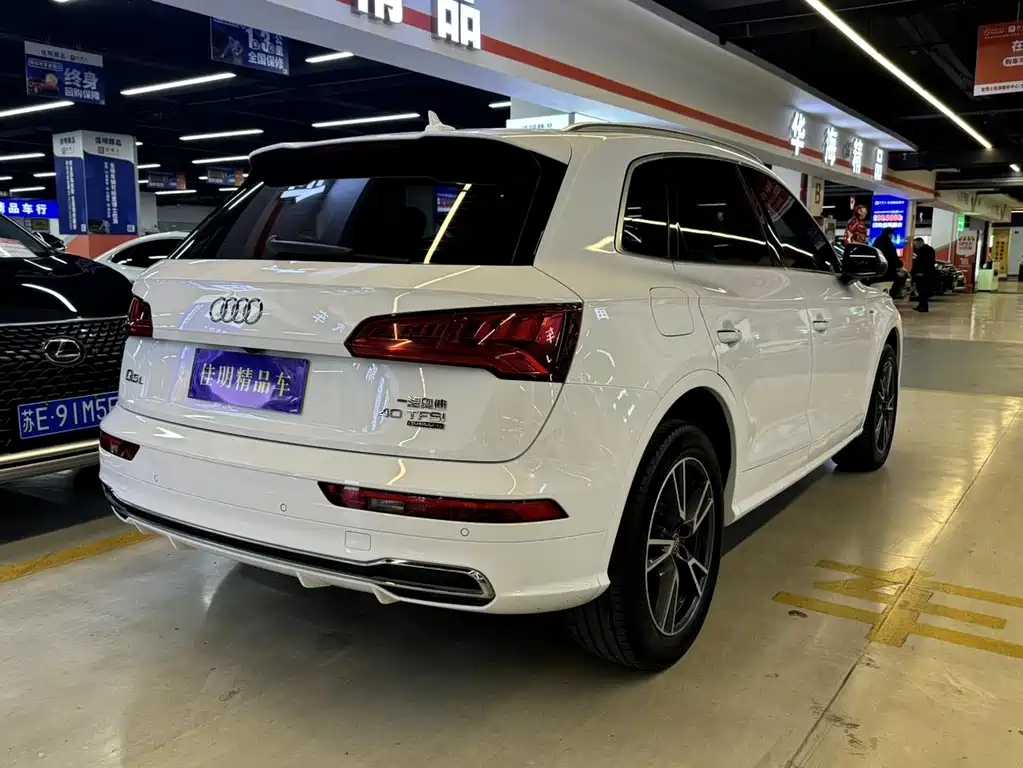 Audi Q5L 2019 — фото 12