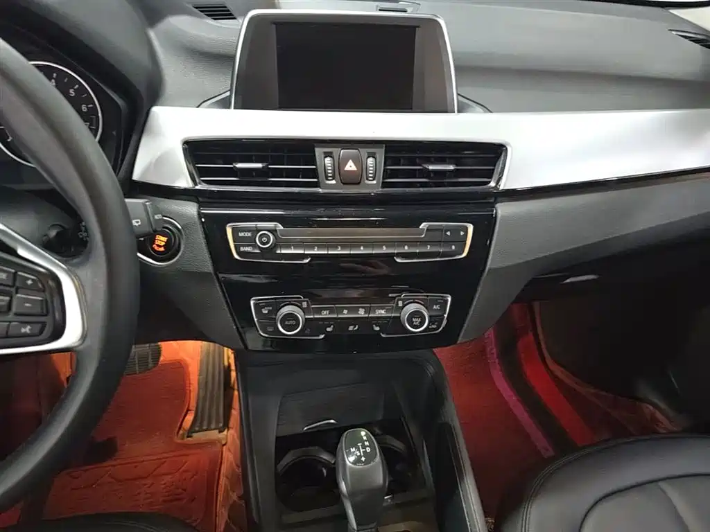 BMW X1 2017 — фото 13
