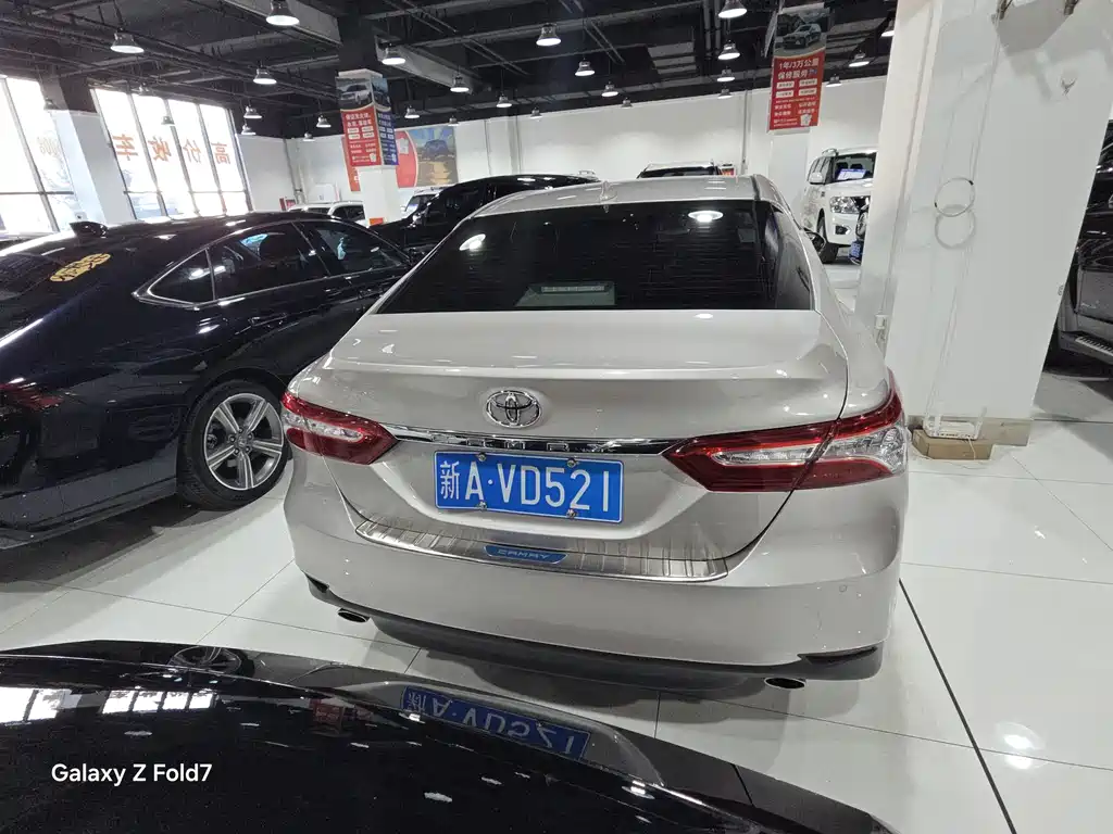 Toyota Camry 2021 — фото 10