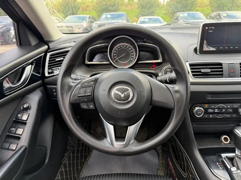 Mazda 3 Axela 2016 — фото 9