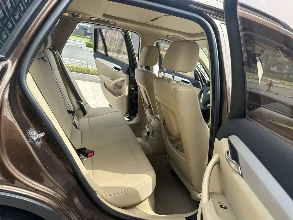 BMW X1 2014 — фото 17