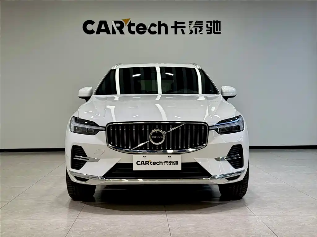 Volvo XC60 2025 — фото 3