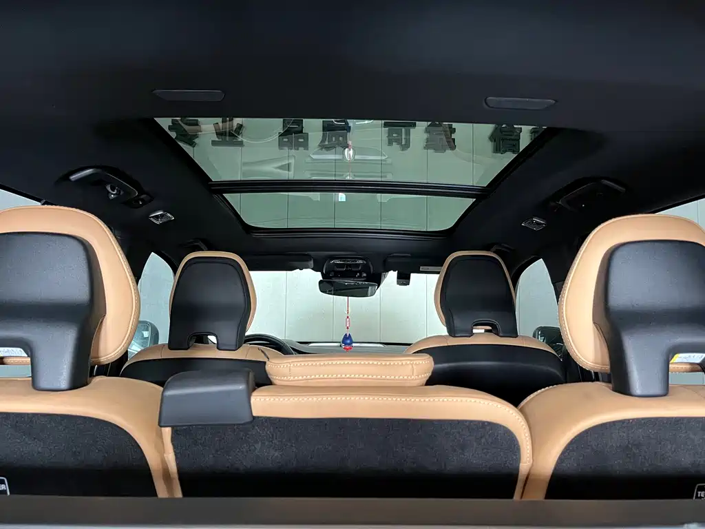 Volvo XC90 2019 — фото 11