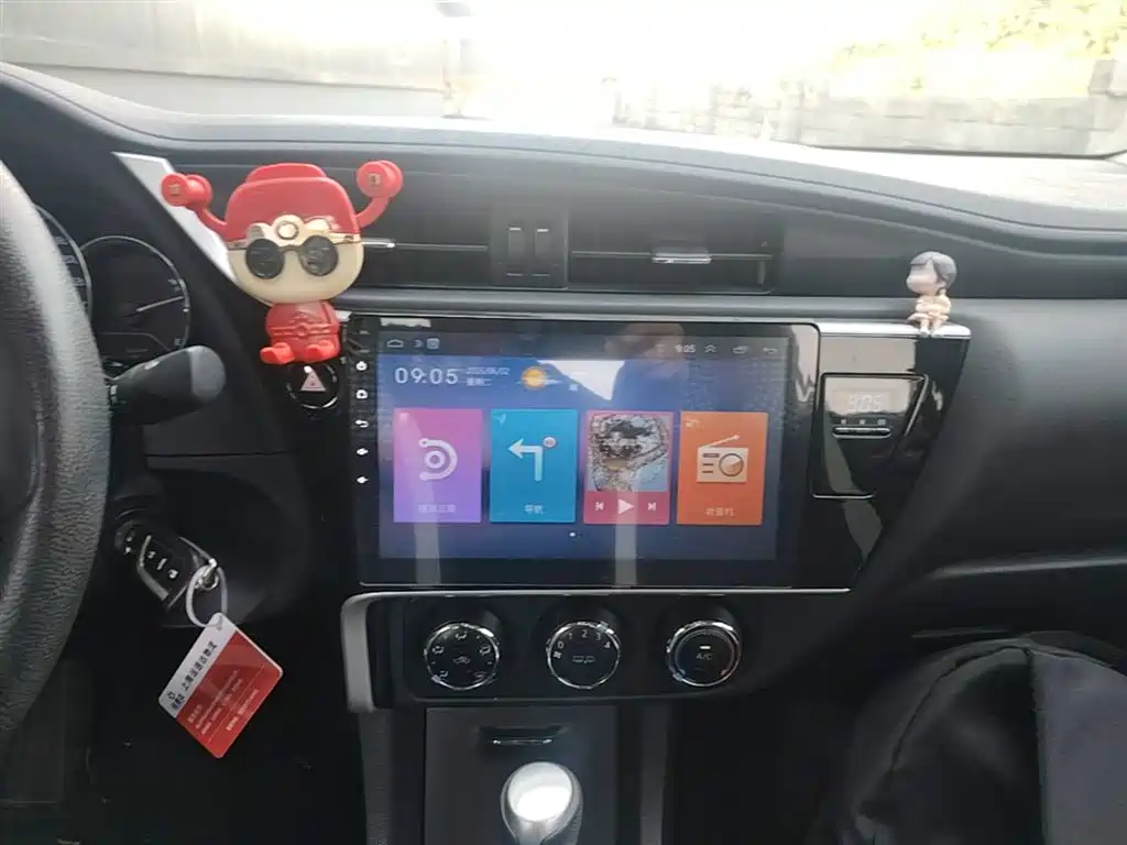 Toyota Corolla 2018 — фото 13