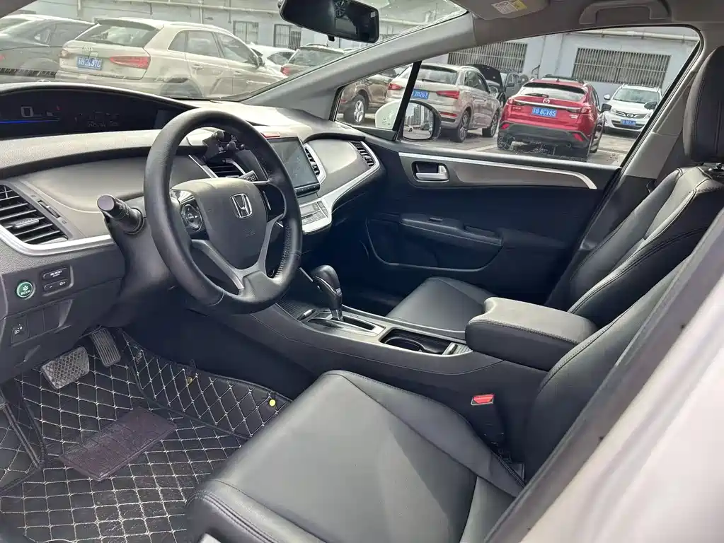 Honda Jade 2017 — фото 13