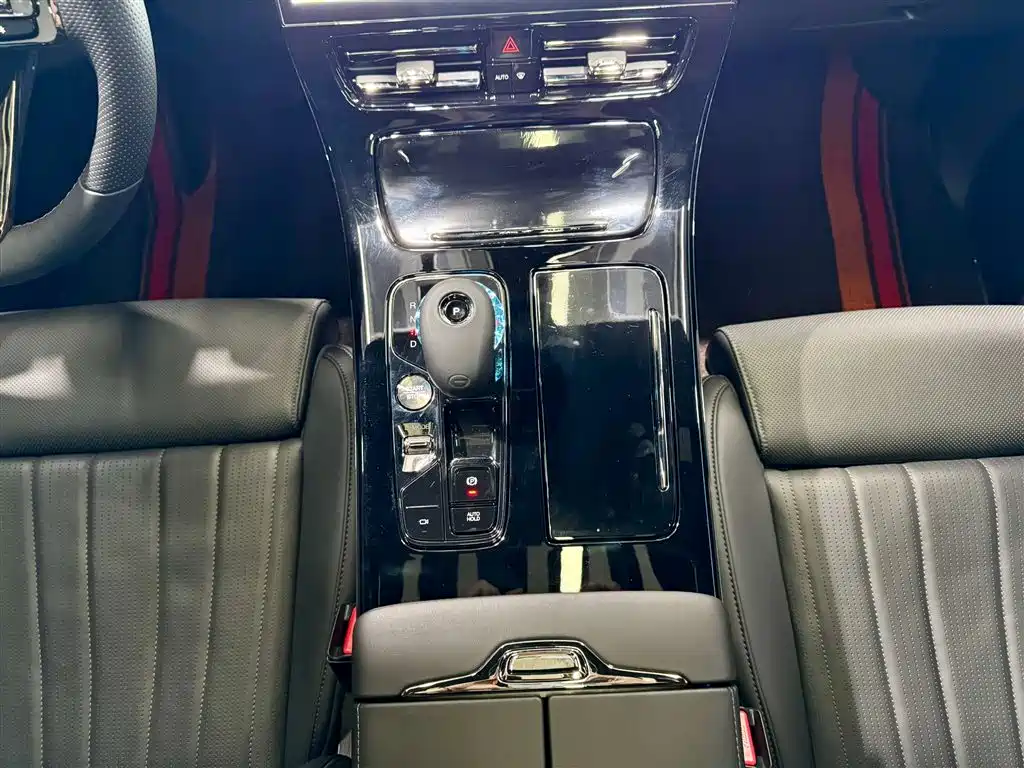 GAC Motor Trumpchi M8 2025 — фото 20