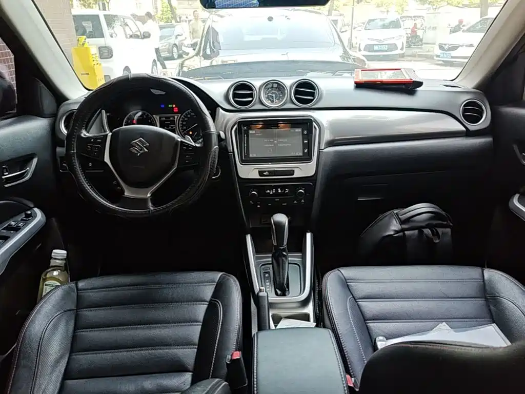 Suzuki Vitara 2016 — фото 10