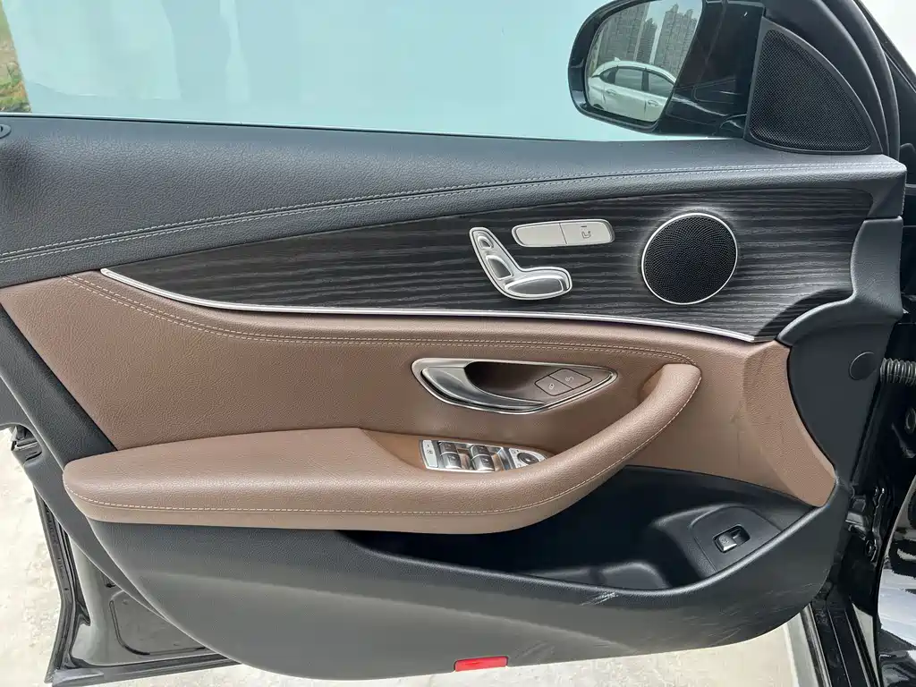 Mercedes-Benz E-Class 2019 — фото 14