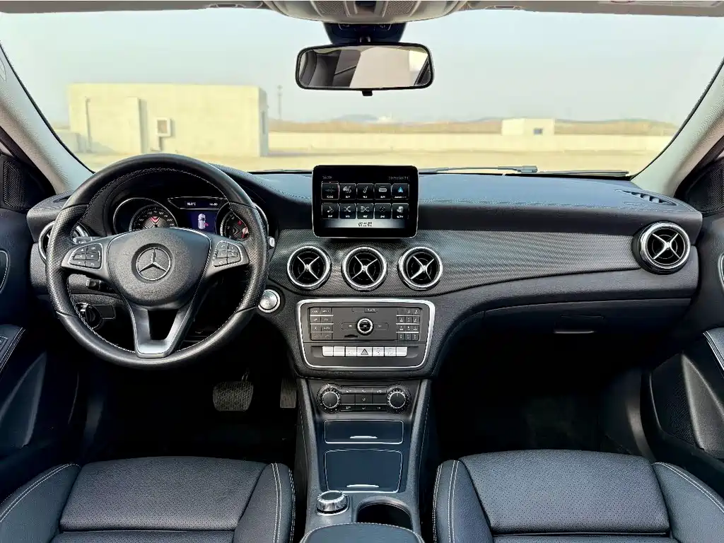 Mercedes-Benz GLA 2018 — фото 16