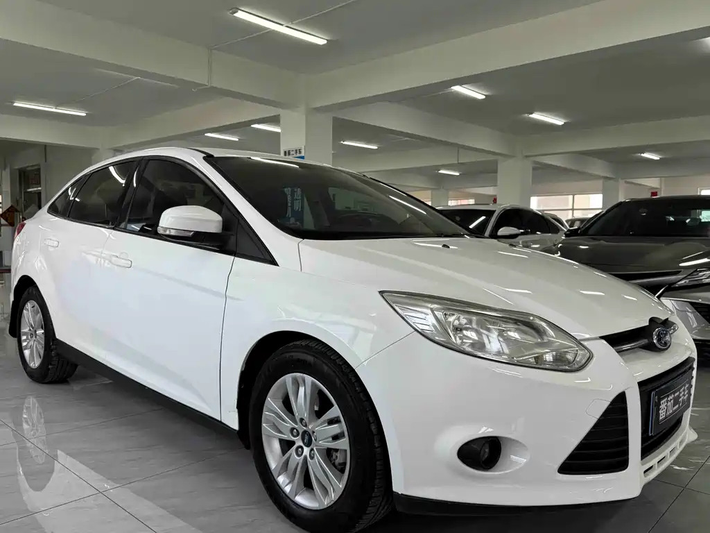 Ford Focus 2015 — фото 3
