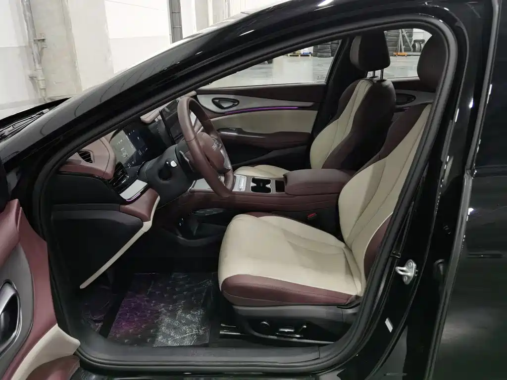 BYD Seal 07 DM-i 2026 — фото 10