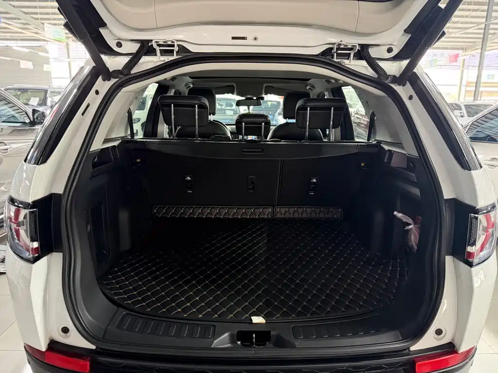 Land Rover Discovery Sport 2017 — фото 12