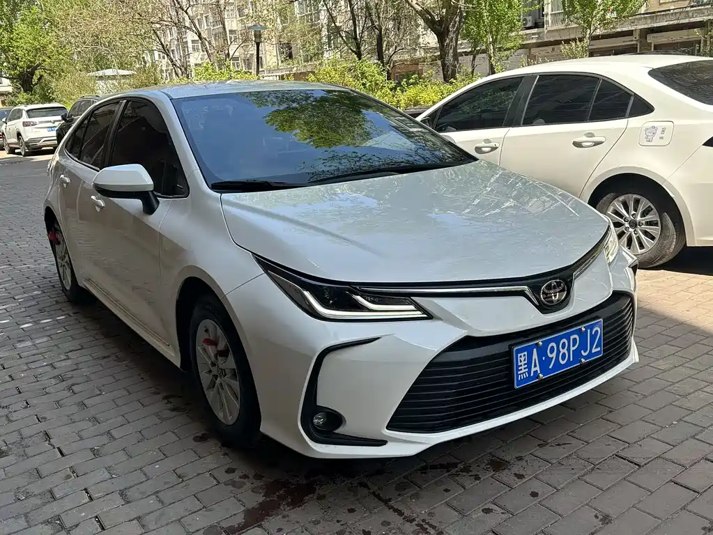 Toyota Corolla 2023 — фото 2