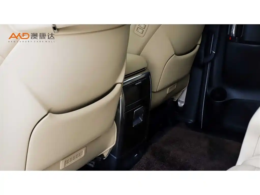 Toyota Alphard 2022 — фото 10