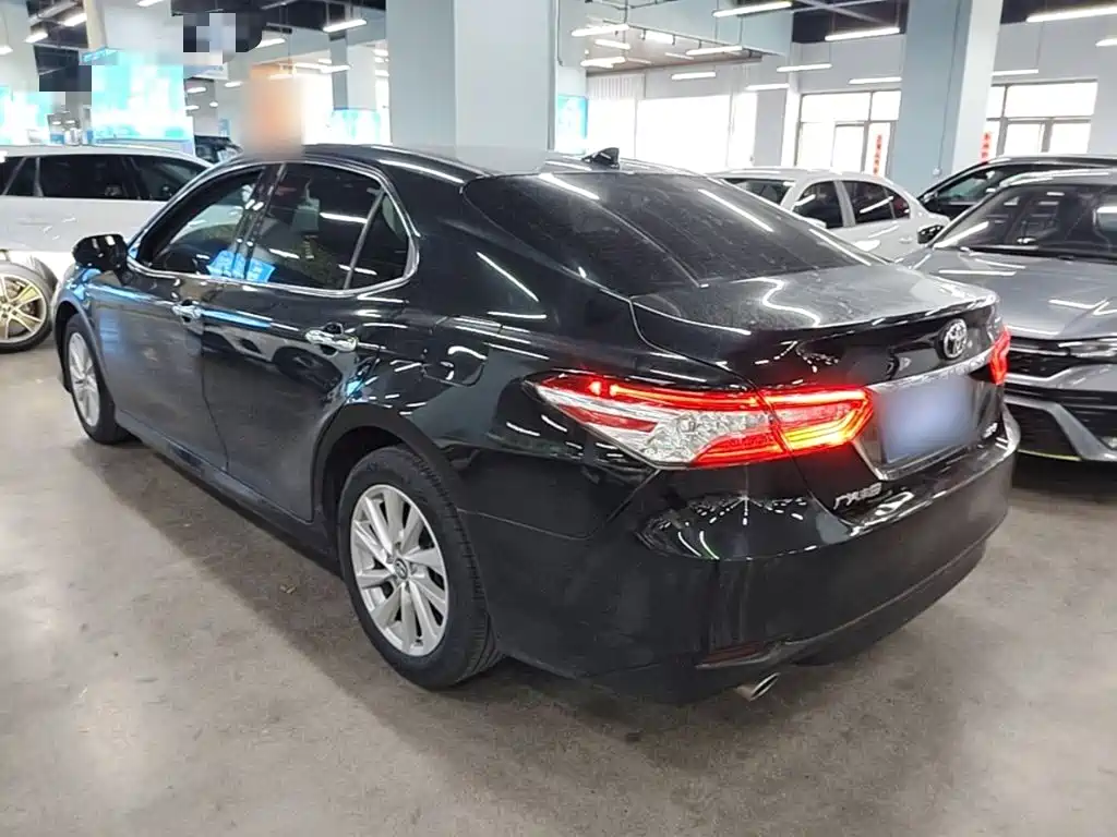 Toyota Camry 2021