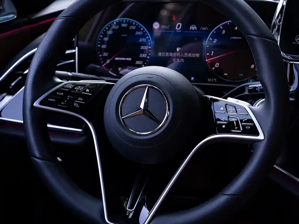 Mercedes-Benz E-Class 2025 — фото 9