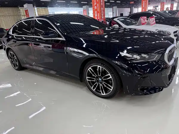 BMW 5 Series 2024