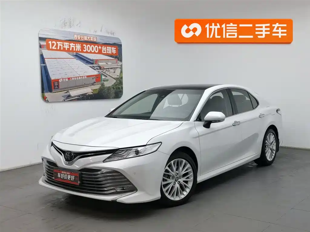 Toyota Camry 2020 — фото 1