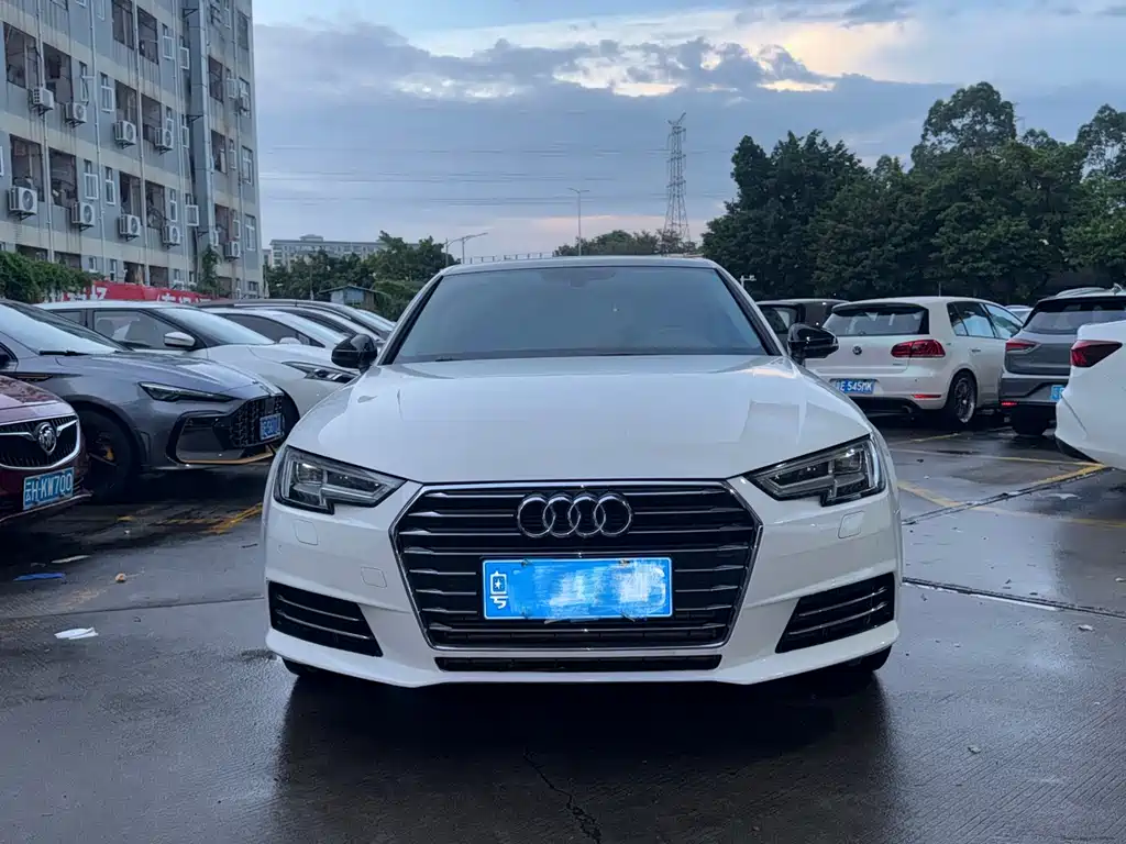 Audi A4L 2018