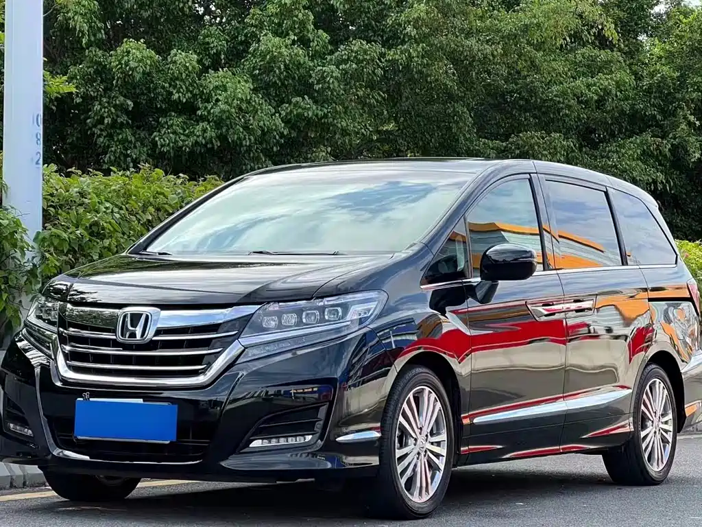 Honda Elysion 2017 — фото 1