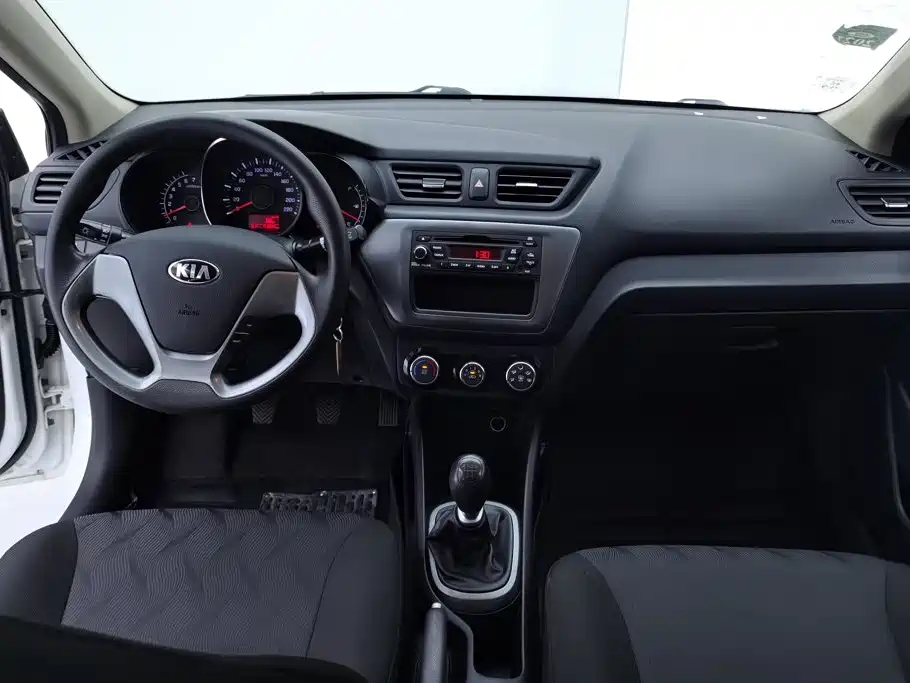 Kia K2 2015 — фото 12