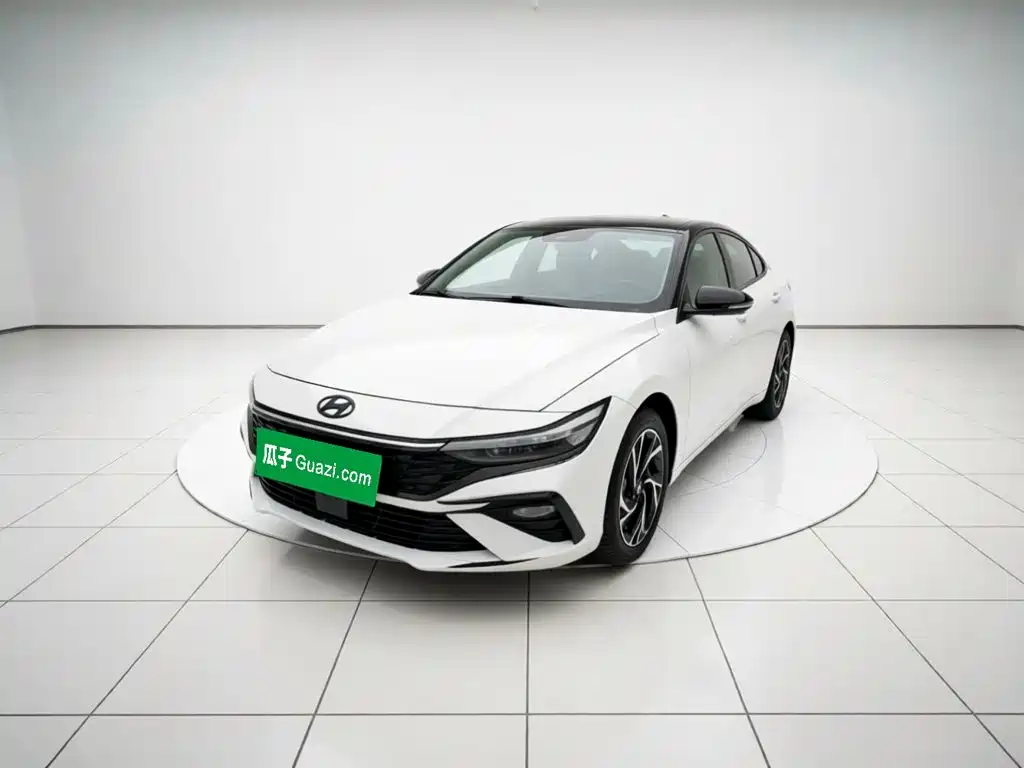 Hyundai Elantra 2024