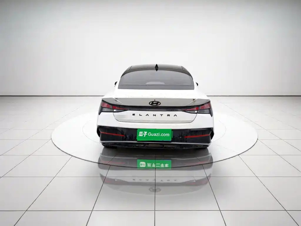 Hyundai Elantra 2024