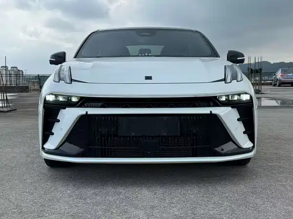 Lynk & Co 03 2023