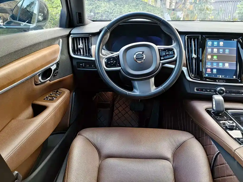 Volvo S90 PHEV 2021 — фото 18