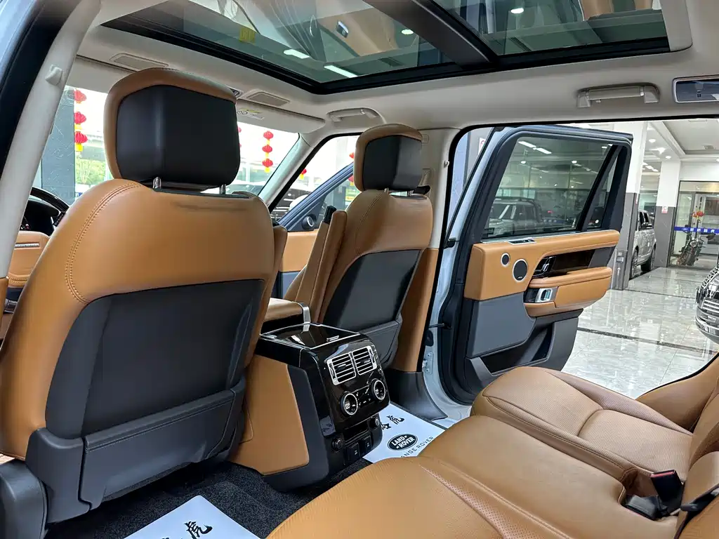 Land Rover Range Rover 2021 — фото 10