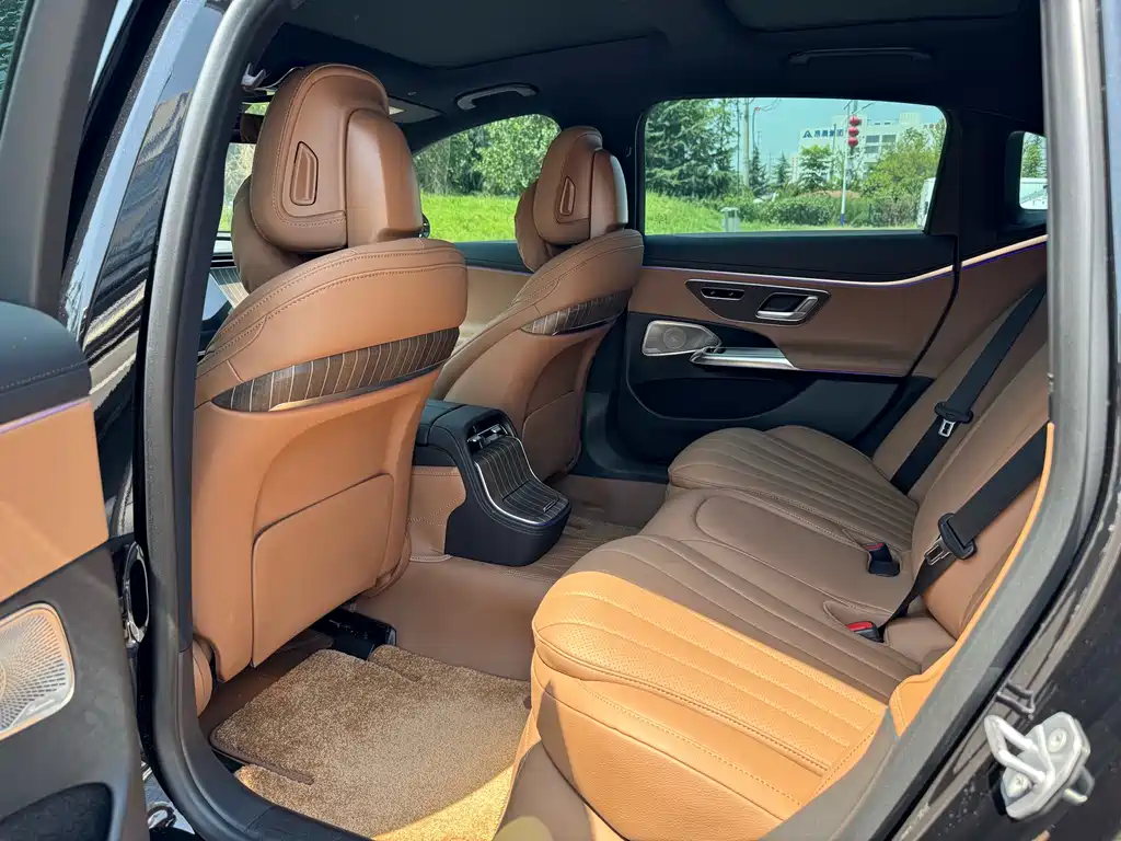 Mercedes-Benz E-Class 2025