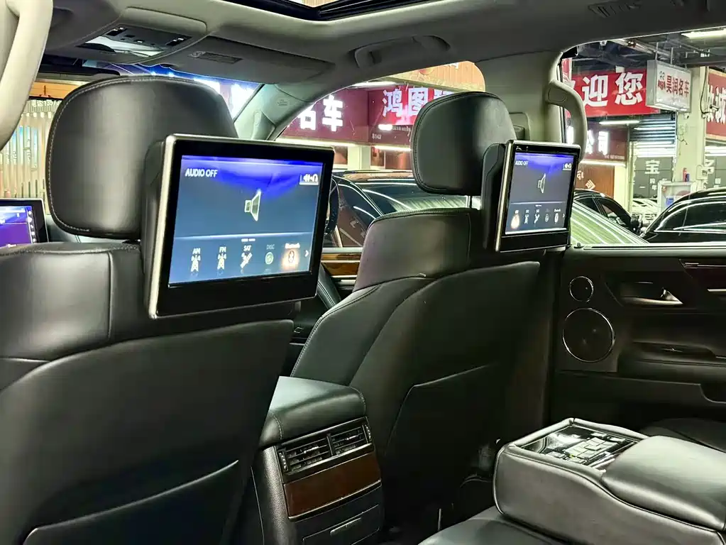 Lexus LX 2016 — фото 18
