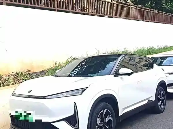 Dongfeng Fengshen L7 2025
