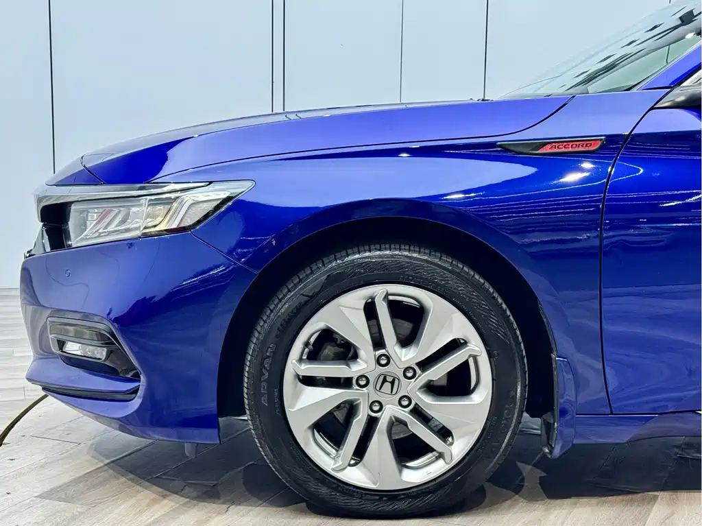 Honda Accord 2018 — фото 25