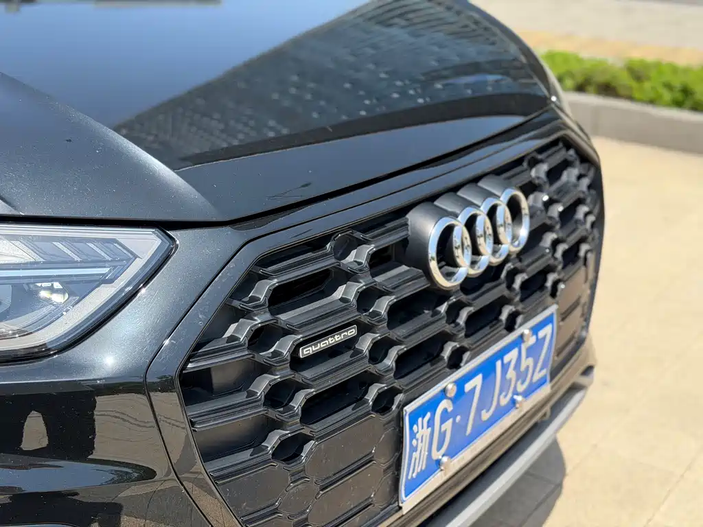 Audi Q5L 2023 — фото 17