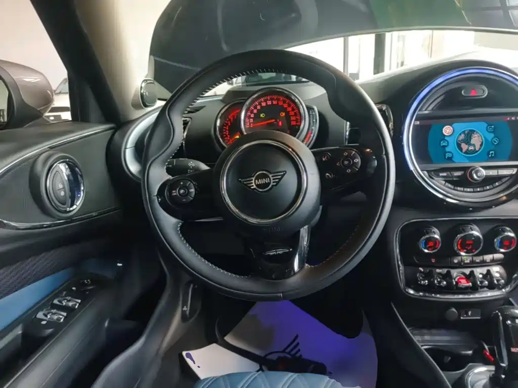 MINI Clubman 2019 — фото 11