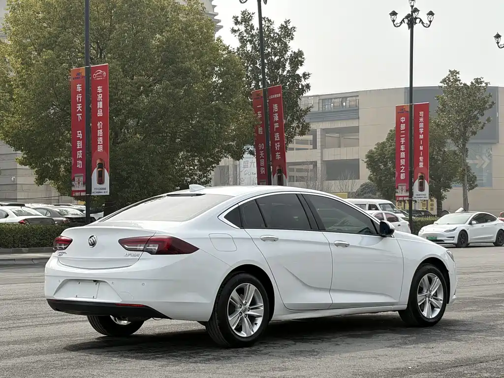 Buick Regal 2019 — фото 16