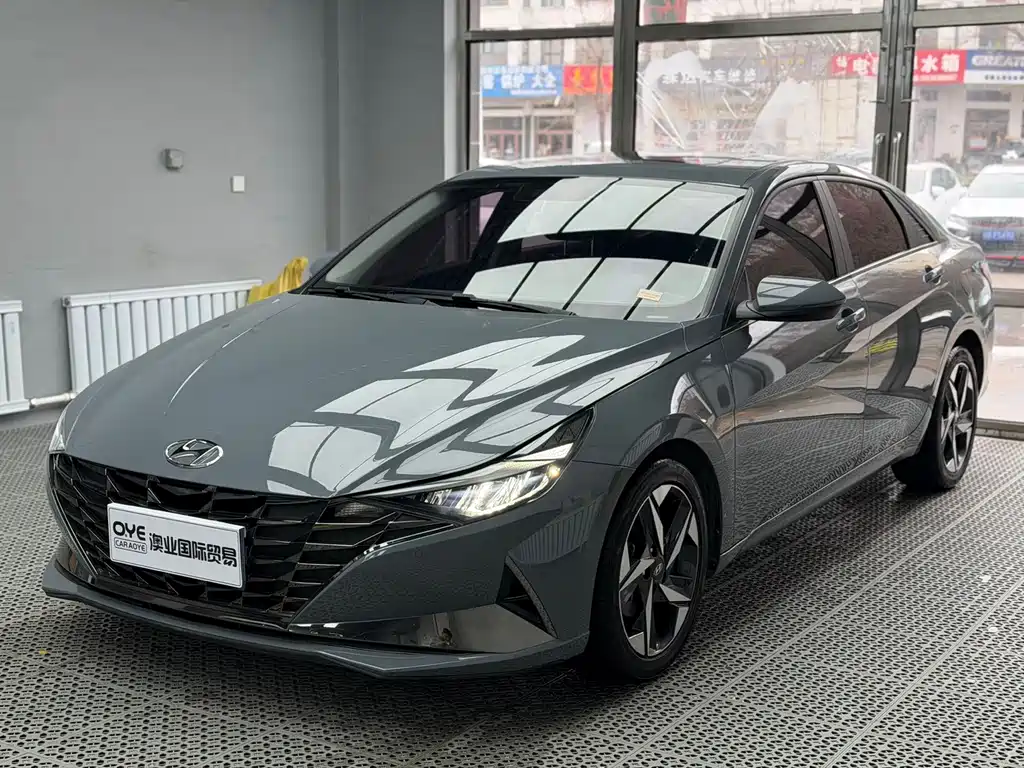 Hyundai Elantra 2023 — фото 1