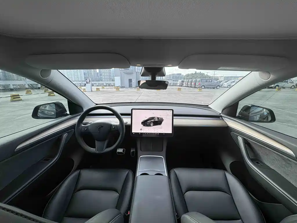 Tesla Model Y 2023 — фото 10