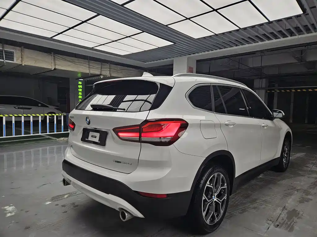 BMW X1 2021 — фото 5