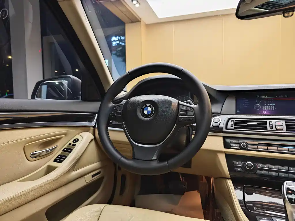 BMW 5 Series 2013 — фото 16