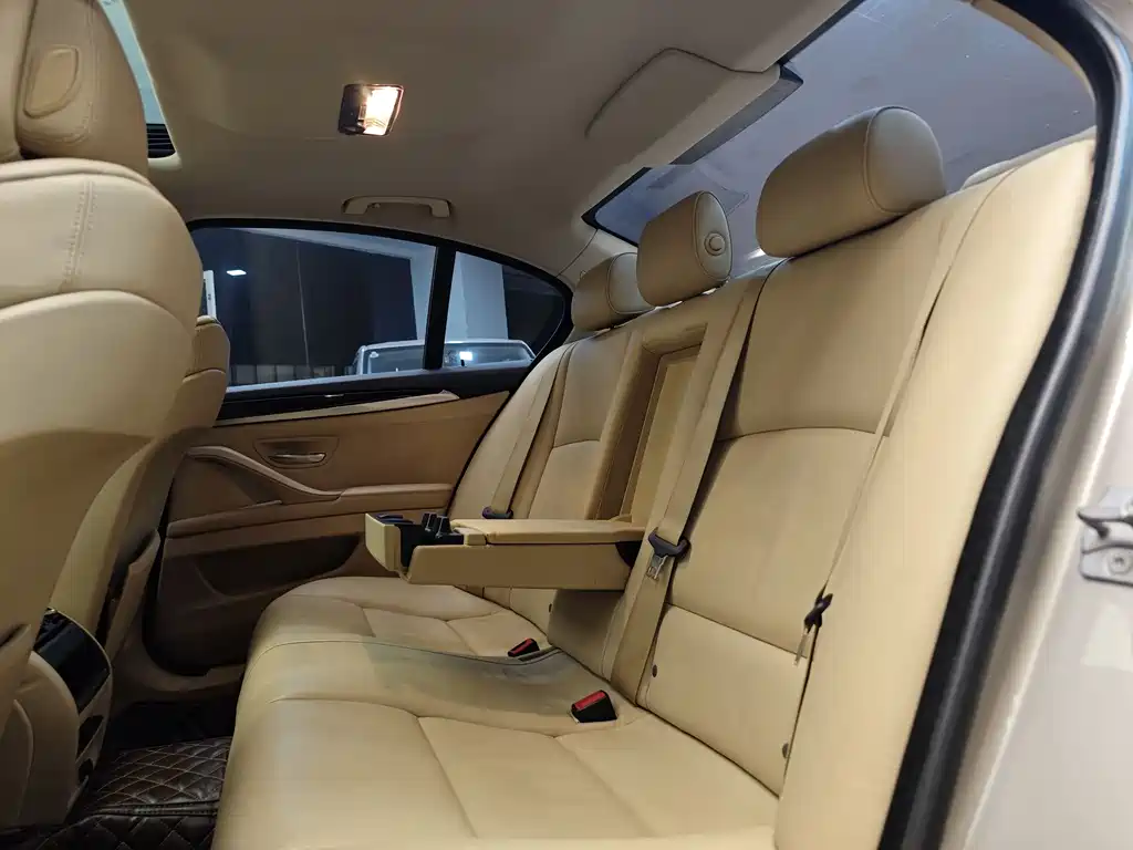 BMW 5 Series 2013 — фото 25