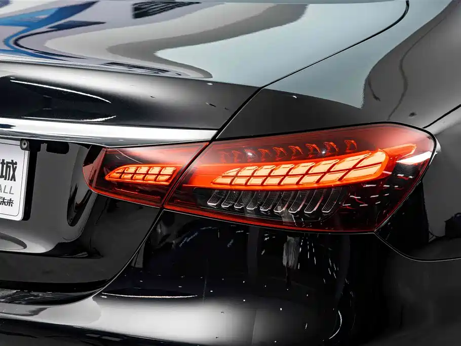 Mercedes-Benz E-Class 2022 — фото 8
