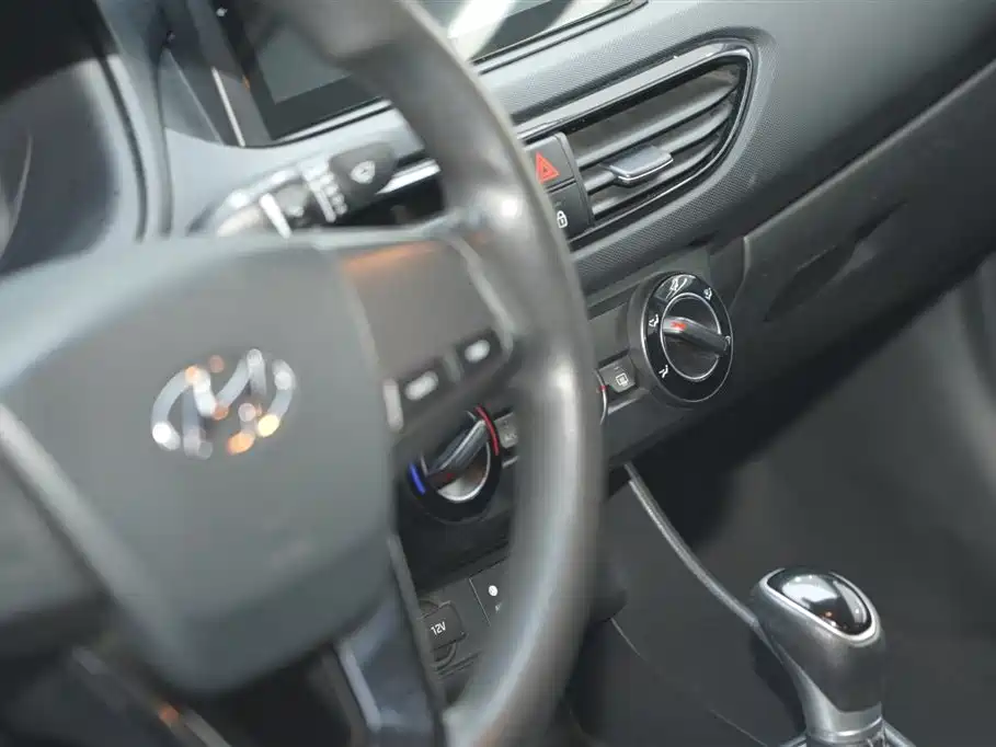 Hyundai Elantra 2019 — фото 19