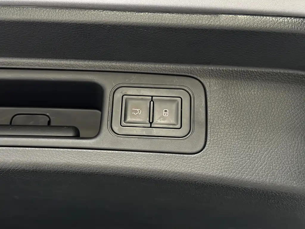 BYD Song PLUS New Energy 2023 — фото 13